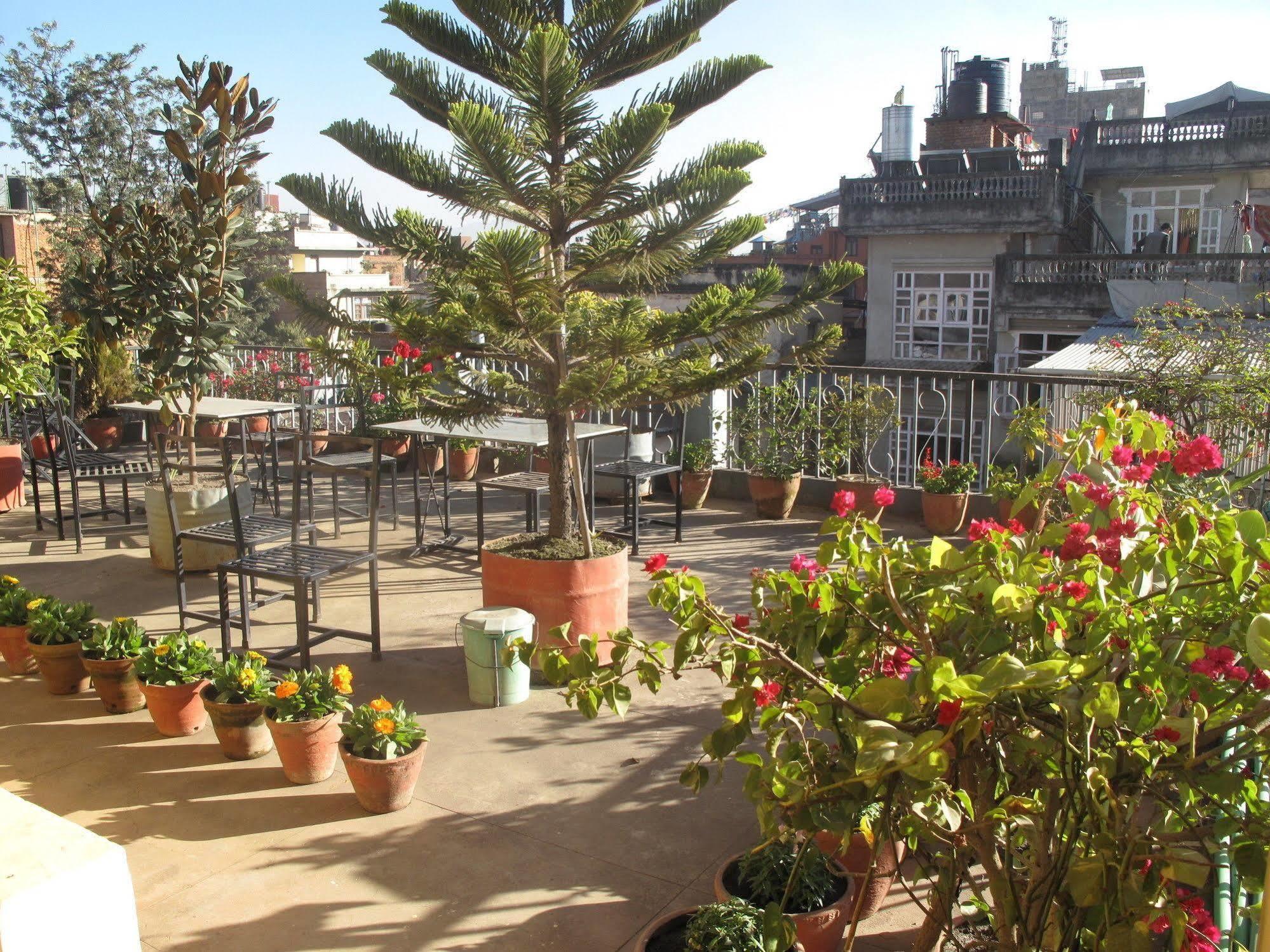 Kathmandu Madhuban Guest House Exteriör bild